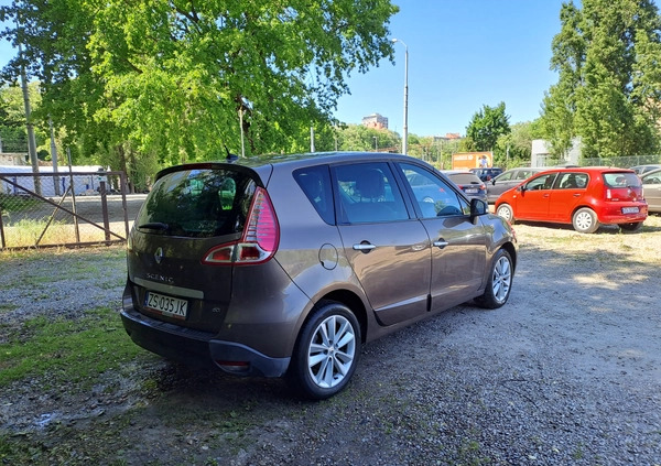 Renault Scenic cena 22900 przebieg: 205000, rok produkcji 2011 z Jarosław małe 121